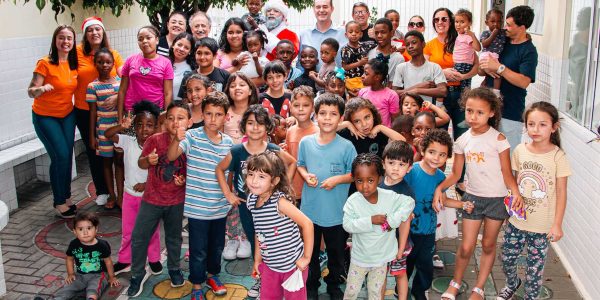 Uma Tarde de Esperança e Sorrisos: A Magia do Natal no Instituto AMA